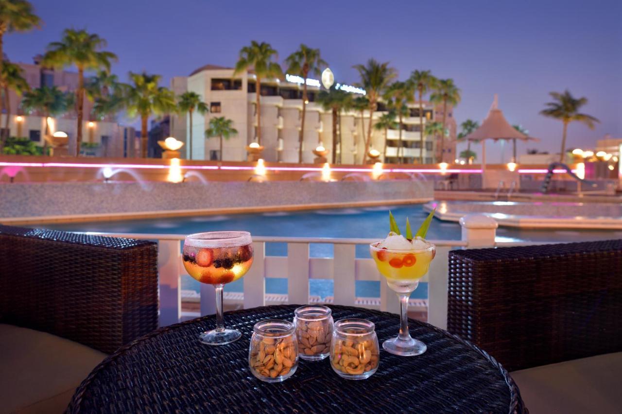 吉达 Al Corniche酒店 外观 照片 The pool at the Hilton Sharm El Sheikh